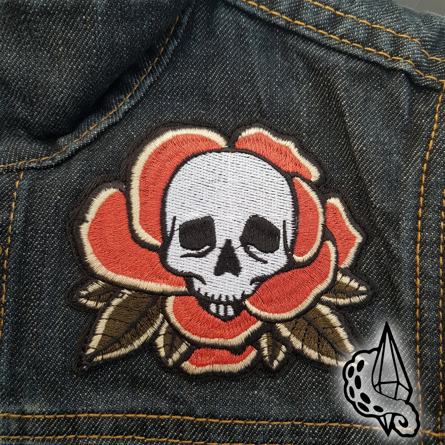 Upcycling/ Veste à patchs customisée, "Rock'N'Roll", Taille 10 ans