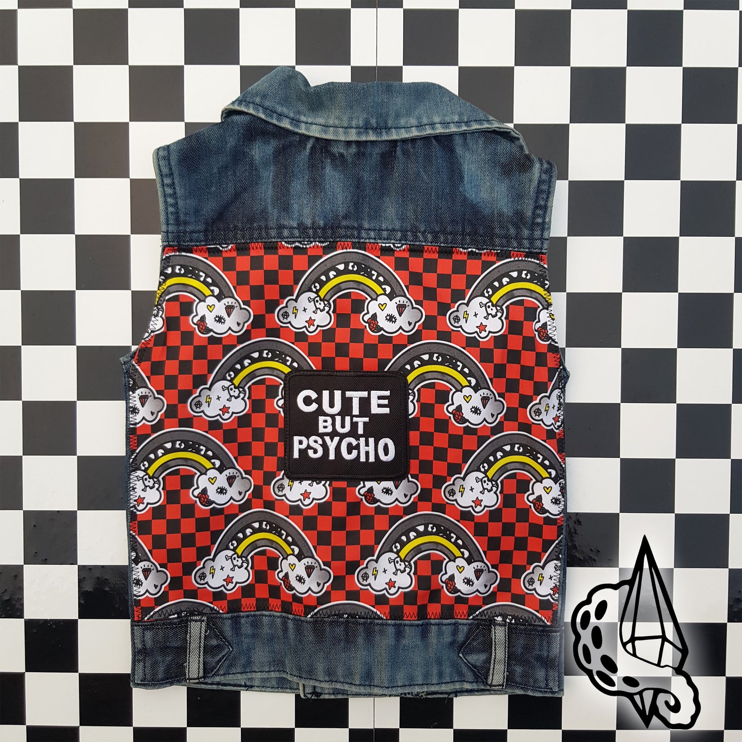 Upcycling/ Veste en jean "perfecto" customisée, "Punk Anarchy", TAILLE 5 ANS