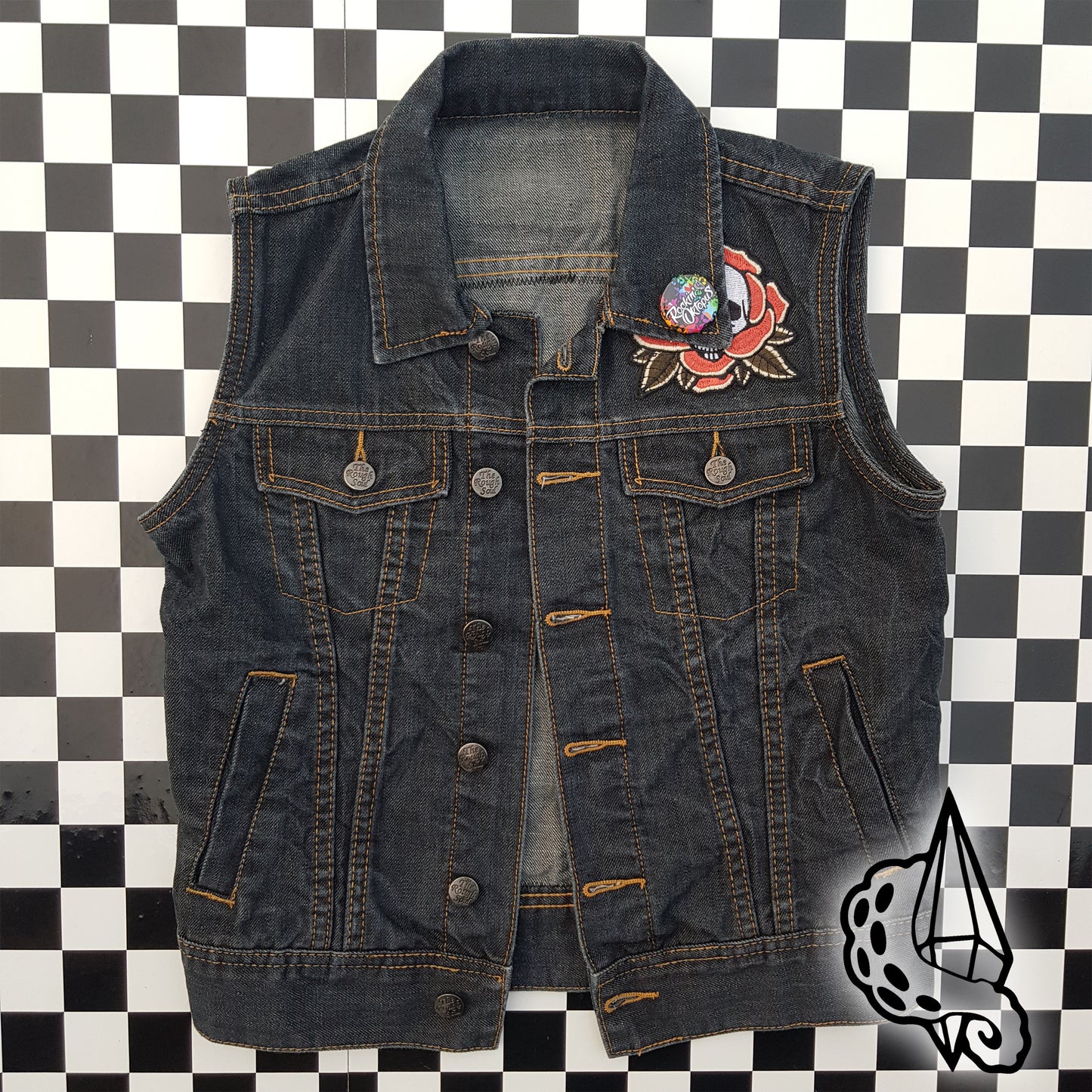 Upcycling/ Veste à patchs customisée, "Rock'N'Roll", Taille 10 ans